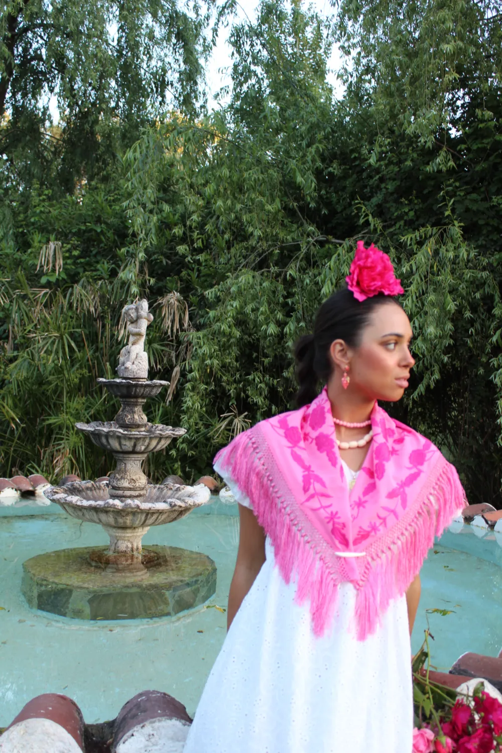 Manton Cillo Rosa Flamenca miniatura 3